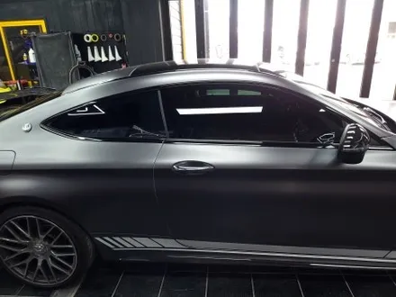 메르세데스 벤츠 C 클래스 쿠페 크롬 죽이기 랩핑 시공 w205 C63 AMG / 부산 해운대구