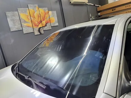 BMW F10 520d 전면 태풍피해로 인해 유리교체후 글라스틴트 선셋 썬팅 시공 부산 송정 기장 디아만트 마스터샵 / 부산 해운대구