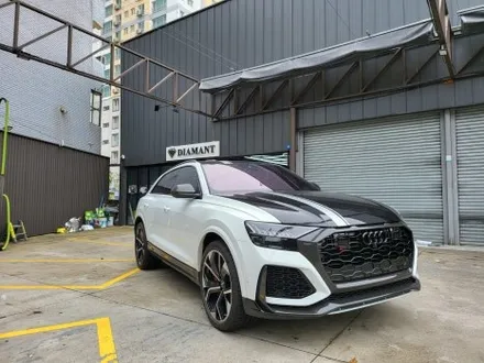 부산 해운대 송정 기장 아우디 RSQ8 에이버리 데니슨 락그레이 전체 랩핑 시공 및 3M2080 핫로드레드 포인트 라인 랩핑 시공 / 부산 해운대구