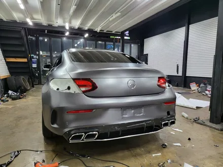 메르세데스 벤츠 w205 C63s AMG 3M2080 사틴 다크 그레이 전체 랩핑 시공 / 부산 해운대구