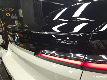 부산해운대랩핑 BMW 7시리즈 상단투톤랩핑 코치라인까지 신차랩핑튜닝은 디아만트에서 / 부산 해운대구