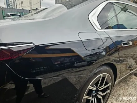 부산해운대PPF BMW 7시리즈 오토벨벳 유광블랙 컬러PPF 사고수리로 재시공 완료 / 부산 해운대구