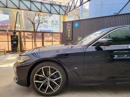 BMW G30 530i 전면 프론트 PPF 시공,프론트 휀더 가니시 블랙유광 랩핑,라이트 톤다운 스모그 필름 시공 / 부산 해운대구