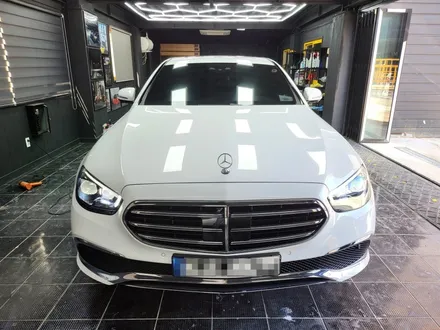 메르세데스 벤츠 w213 페리 E클래스 크롬죽이기 랩핑 + 생활보호 PPF+헤드라이트 PPF / 부산 해운대구