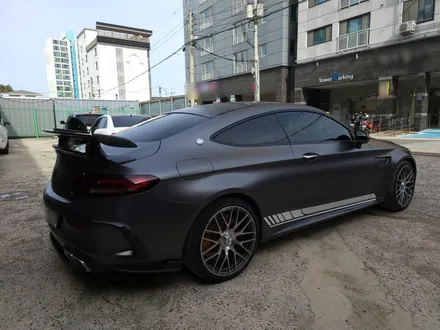 메르세데스 벤츠 C 클래스 쿠페 크롬 죽이기 랩핑 시공 w205 C63 AMG / 부산 해운대구