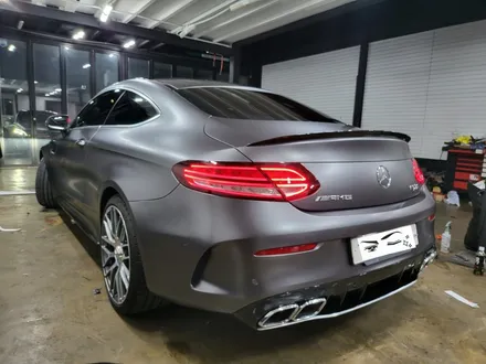 메르세데스 벤츠 w205 C63s AMG 3M2080 사틴 다크 그레이 전체 랩핑 시공 / 부산 해운대구