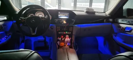 벤츠 E220d 실내 엠비언트 확장 시공 / 부산 해운대구