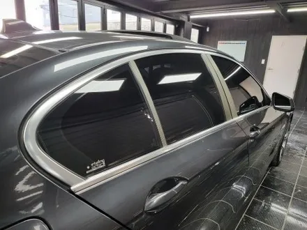 부산해운대 BMW F10 528i 윈도우 크롬 몰딩 크롬 딜리트 랩핑 시공 / 부산 해운대구