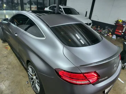 메르세데스 벤츠 w205 C63s AMG 3M2080 사틴 다크 그레이 전체 랩핑 시공 / 부산 해운대구