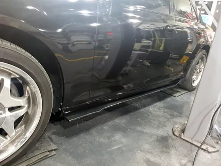 크라이슬러 300C 에이버리 데니슨 블랙 전체 랩핑 및 몰딩 크롬 삭제 , 실내 우드 삭제 랩핑 ,프론트립 사이드스텝 장착 / 부산 해운대구