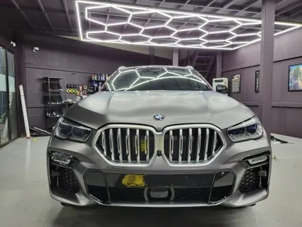 부산 해운대 송정 기장 일광 랩핑 디아만트마스터샵 BMW X6 G06 40i 3M2080 사틴 다크 그레이 사다크 전체 랩핑 시공 / 부산 해운대구