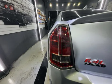 크라이슬러 더뉴300C SRT 테일램프 스모그필름 시공 / 부산 해운대구
