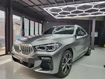 부산 해운대 송정 기장 일광 랩핑 디아만트마스터샵 BMW X6 G06 40i 3M2080 사틴 다크 그레이 사다크 전체 랩핑 시공 / 부산 해운대구