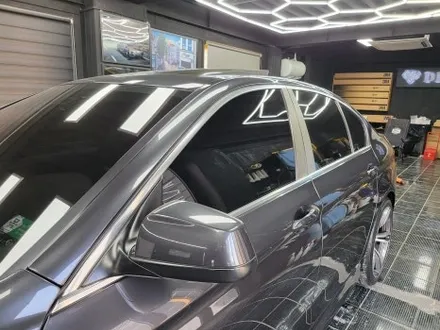 부산해운대 BMW F10 528i 윈도우 크롬 몰딩 크롬 딜리트 랩핑 시공 / 부산 해운대구
