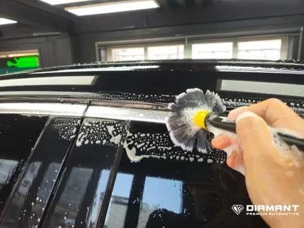 부산해운대랩핑 BMW X4 윈도우몰딩 CYS 고광택 크롬죽이기 랩핑 깔끔하게 시공완료 / 부산 해운대구