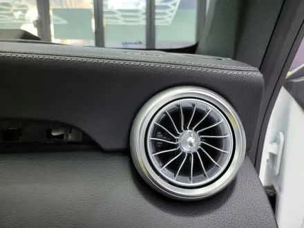 메르세데스 벤츠 w205 C63 AMG 쿠페 송풍구 1열 엠비언트 라이트 시공 / 부산 해운대구