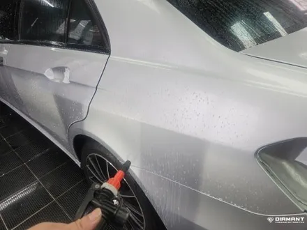 부산해운대벤츠랩핑 전체랩핑제거및 화이트 핑크펄 고광택랩핑지로 재시공 유리막 시공도 역시 디아만트 / 부산 해운대구