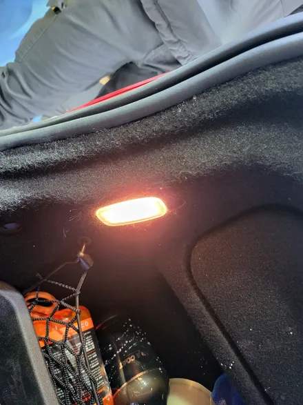 벤츠 W212 E220d 번호판등 교체 및 트렁크 실내 LED 교체 시공 / 부산 해운대구