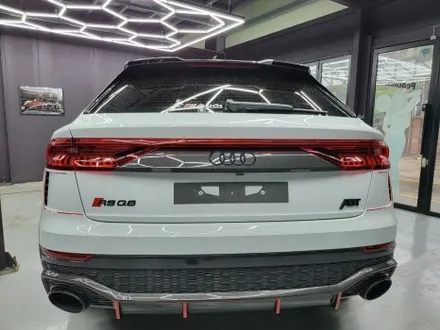 부산 해운대 송정 기장 아우디 RSQ8 에이버리 데니슨 락그레이 전체 랩핑 시공 및 3M2080 핫로드레드 포인트 라인 랩핑 시공 / 부산 해운대구