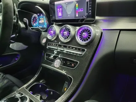 메르세데스 벤츠 w205 C63 AMG 쿠페 송풍구 1열 엠비언트 라이트 시공 / 부산 해운대구
