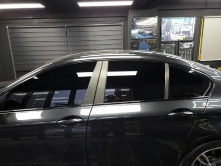 부산해운대 BMW F10 528i 윈도우 크롬 몰딩 크롬 딜리트 랩핑 시공 / 부산 해운대구