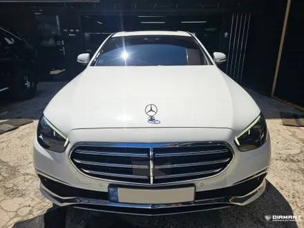 부산해운대랩핑 벤츠 W213 CYS 피아노블랙 고광택 윈도우 몰딩 크롬죽이기랩핑완료 / 부산 해운대구