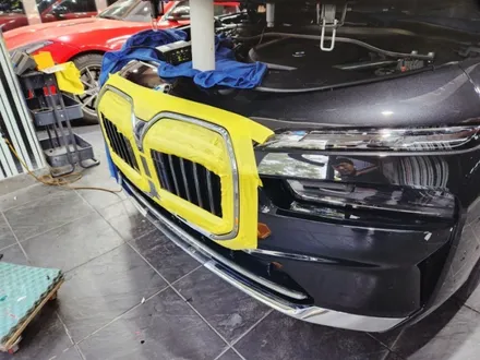 bmw 740i 신형 크롬 블랙 랩핑 / 쏘렌토 덴트 부분도색 / 수입차 링컨 판금도색 깨진 범퍼 복원 수리 / 서울 서대문구