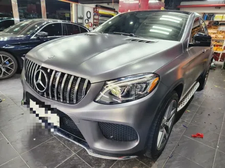 벤츠 gle 전체랩핑 // 자동차 긁힘 자차 보험 수리 아우디 찌그러진 휀더 범퍼 판금도색 // bmw 530i 앞유리 열차단 썬팅 가격 / 서울 서대문구