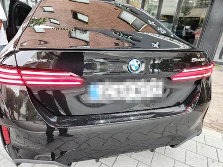 차량 범퍼 복원 가격 ? BMW G60 5시리즈 범퍼 깨짐 수리 업체 / 서울 서대문