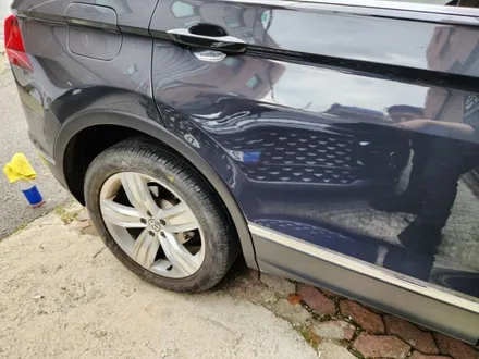 자동차 찌그러짐 수리 / 티구안 도색 비용 / bmw 자차 긁힘 제거 / 벤츠 c200 랩핑 접촉사고 대물 보험처리 정비소 / 서울 서대문구