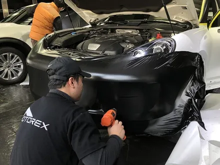 포르쉐 카이엔 전체랩핑 사틴블랙 [모토익스] / 서울 서대문