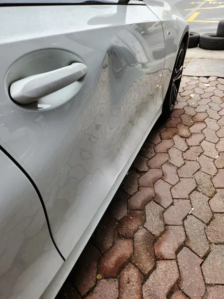 수입차 bmw 사고 수리 랩핑 제거 광택 / 디펜더 판금도색 덴트 // bmw 330e 문짝 교체 없이 복원 수리비 / 서울 서대문구