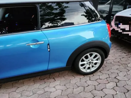 벤츠 마이바흐 투톤 랩핑 코치 비용 // 테슬라 찌그러짐 판금도색 수리 / bmw 미니쿠퍼 접촉사고 수입차 자차 보험처리 / 서울 서대문구