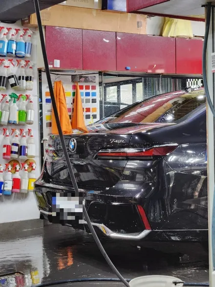 볼보 차량 찌그러진 문 수리 / bmw 740i 흠집 제거 전체 ppf 필름 시공 / 포르쉐 마칸s 접촉사고 자차 보험처리 유리막코팅 / 서울 서대문구