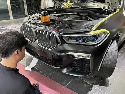 BMW X6 M50d 전체랩핑 [에이버리 사틴블랙] / 서울 서대문