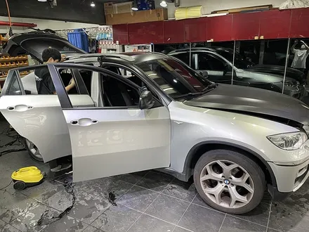 전체랩핑 보험처리 BMW X6 석회물누수 랩핑재시공 / 서울 서대문