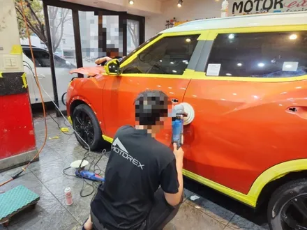 자동차 기스 흠집 제거 비용 / 티볼리 전체 랩핑 제거 광택 / bmw 530i 움푹 들어간곳 덴트 복원 수리점 견적 / 서울 서대문구