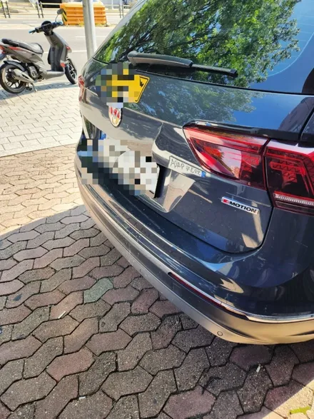 자동차 찌그러짐 수리 / 티구안 도색 비용 / bmw 자차 긁힘 제거 / 벤츠 c200 랩핑 접촉사고 대물 보험처리 정비소 / 서울 서대문구