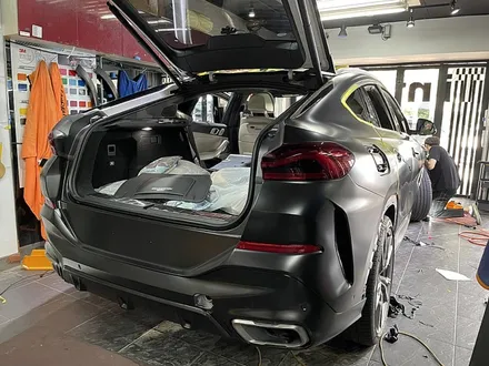 BMW X6 M50d 전체랩핑 [에이버리 사틴블랙] / 서울 서대문
