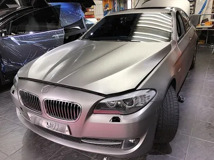 BMW528i 전체랩핑 가격 상담후 티타늄브러쉬 랩핑으로 결정 / 서울 서대문