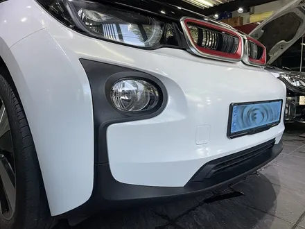 BMW i3 전체랩핑 다이아몬드 화이트 레드 포인트랩핑 / 서울 서대문