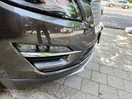 bmw 740i 신형 크롬 블랙 랩핑 / 쏘렌토 덴트 부분도색 / 수입차 링컨 판금도색 깨진 범퍼 복원 수리 / 서울 서대문구