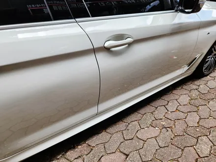 벤츠 S580 범퍼 긁힘 수리점 / BMW 520D 덴트 도장 보험 전문 / 폭스바겐 티구안 흠집제거 찌그러짐 공업사 / 서울 서대문