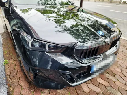 차량 범퍼 복원 가격 ? BMW G60 5시리즈 범퍼 깨짐 수리 업체 / 서울 서대문