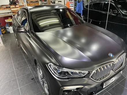 BMW X6 M50d 전체랩핑 [에이버리 사틴블랙] / 서울 서대문