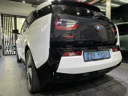 BMW i3 전체랩핑 다이아몬드 화이트 레드 포인트랩핑 / 서울 서대문