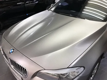 BMW528i 전체랩핑 가격 상담후 티타늄브러쉬 랩핑으로 결정 / 서울 서대문