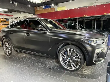 BMW X6 M50d 전체랩핑 [에이버리 사틴블랙] / 서울 서대문
