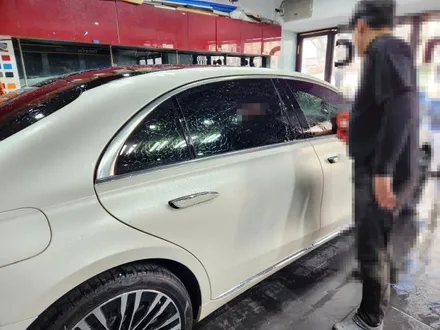 벤츠 S580 범퍼 도장 랩핑 사틴 화이트 무광 차량 래핑 진주색 / 강남구 서초구 송파구 보험처리 / 서울 서대문