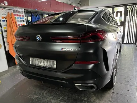 BMW X6 M50d 전체랩핑 [에이버리 사틴블랙] / 서울 서대문
